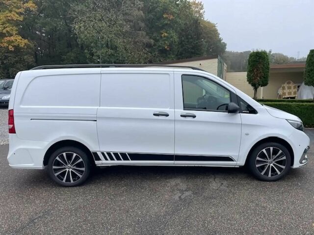 Белый Мерседес Вито, объемом двигателя 2 л и пробегом 24 тыс. км за 13000 $, фото 7 на Automoto.ua