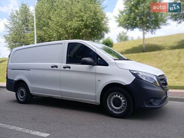 Белый Мерседес Вито, объемом двигателя 2 л и пробегом 225 тыс. км за 23950 $, фото 73 на Automoto.ua