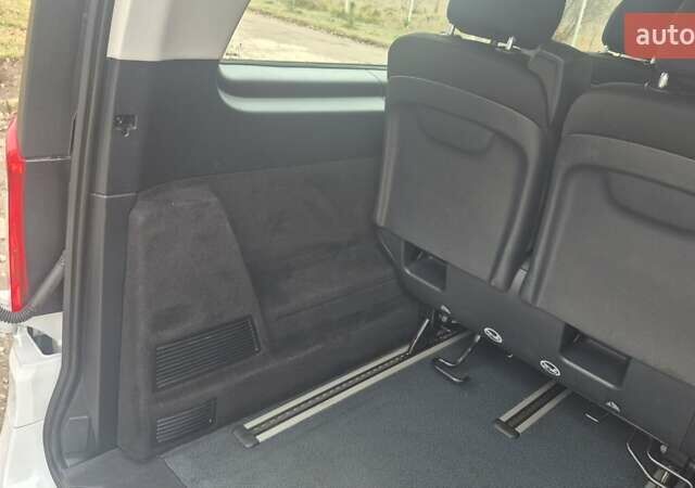 Белый Мерседес Вито, объемом двигателя 2 л и пробегом 310 тыс. км за 30900 $, фото 44 на Automoto.ua