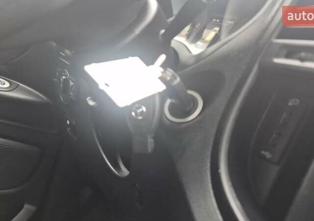 Белый Мерседес Вито, объемом двигателя 2 л и пробегом 310 тыс. км за 30900 $, фото 22 на Automoto.ua