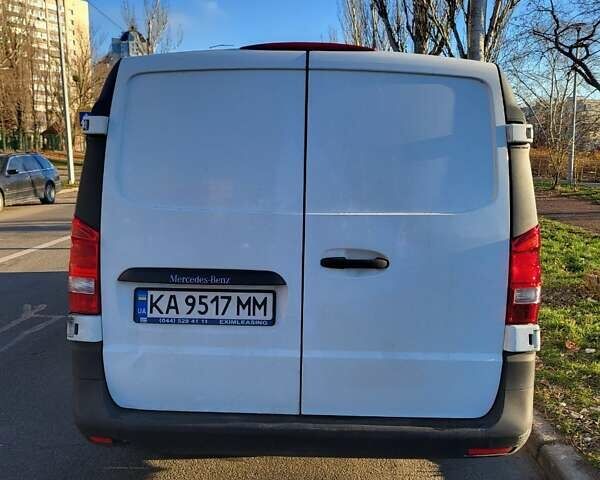 Білий Мерседес Віто, об'ємом двигуна 2.14 л та пробігом 416 тис. км за 18600 $, фото 10 на Automoto.ua