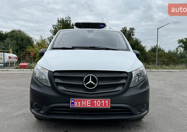 Белый Мерседес Вито, объемом двигателя 1.6 л и пробегом 305 тыс. км за 16900 $, фото 3 на Automoto.ua