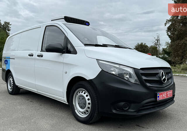 Белый Мерседес Вито, объемом двигателя 1.6 л и пробегом 305 тыс. км за 16900 $, фото 4 на Automoto.ua