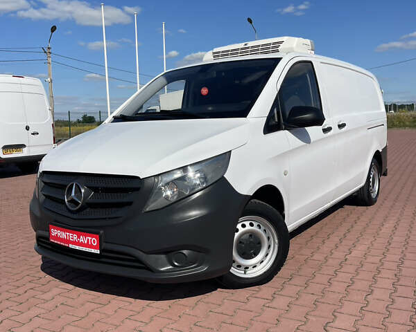 Белый Мерседес Вито, объемом двигателя 2.1 л и пробегом 256 тыс. км за 18900 $, фото 1 на Automoto.ua