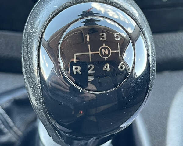 Белый Мерседес Вито, объемом двигателя 2.1 л и пробегом 256 тыс. км за 18900 $, фото 32 на Automoto.ua