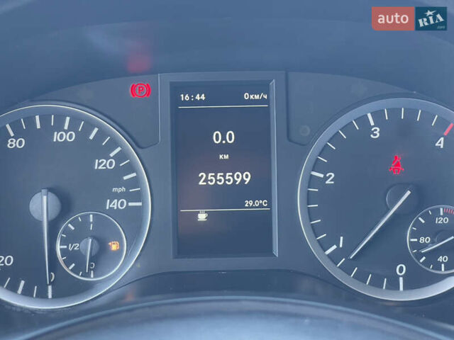 Белый Мерседес Вито, объемом двигателя 2.1 л и пробегом 256 тыс. км за 18900 $, фото 26 на Automoto.ua