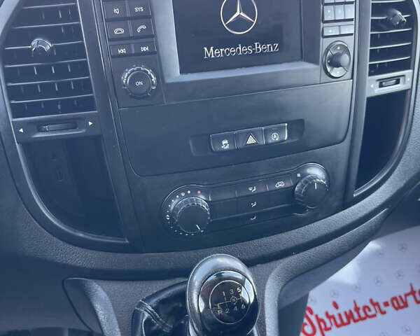 Белый Мерседес Вито, объемом двигателя 2.1 л и пробегом 256 тыс. км за 18900 $, фото 33 на Automoto.ua