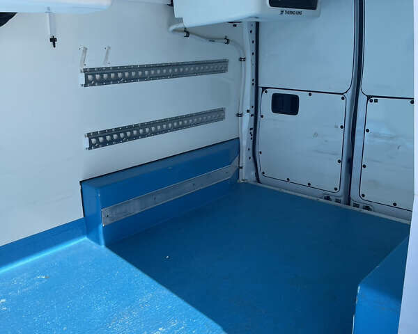 Белый Мерседес Вито, объемом двигателя 2.1 л и пробегом 256 тыс. км за 18900 $, фото 9 на Automoto.ua