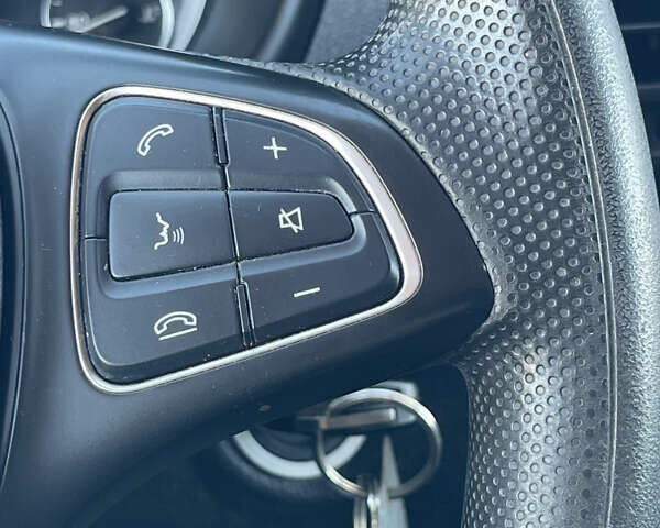 Белый Мерседес Вито, объемом двигателя 2.1 л и пробегом 256 тыс. км за 18900 $, фото 31 на Automoto.ua