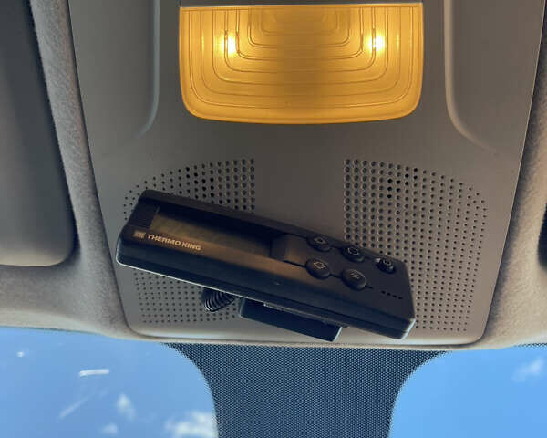 Белый Мерседес Вито, объемом двигателя 2.1 л и пробегом 256 тыс. км за 18900 $, фото 25 на Automoto.ua