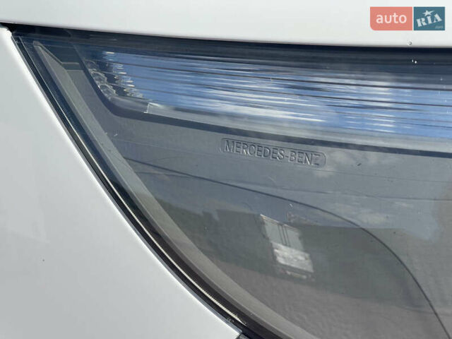 Белый Мерседес Вито, объемом двигателя 2.1 л и пробегом 256 тыс. км за 18900 $, фото 8 на Automoto.ua