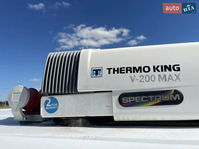 Белый Мерседес Вито, объемом двигателя 2.1 л и пробегом 256 тыс. км за 18900 $, фото 7 на Automoto.ua