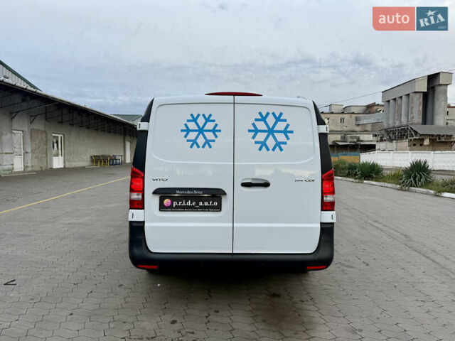 Белый Мерседес Вито, объемом двигателя 2.2 л и пробегом 235 тыс. км за 21800 $, фото 6 на Automoto.ua