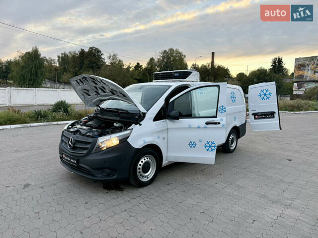 Белый Мерседес Вито, объемом двигателя 2.2 л и пробегом 235 тыс. км за 21800 $, фото 13 на Automoto.ua