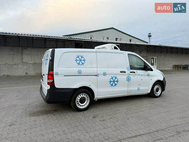 Белый Мерседес Вито, объемом двигателя 2.2 л и пробегом 235 тыс. км за 21800 $, фото 8 на Automoto.ua