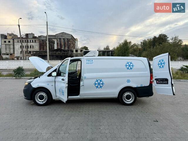 Белый Мерседес Вито, объемом двигателя 2.2 л и пробегом 235 тыс. км за 21800 $, фото 14 на Automoto.ua