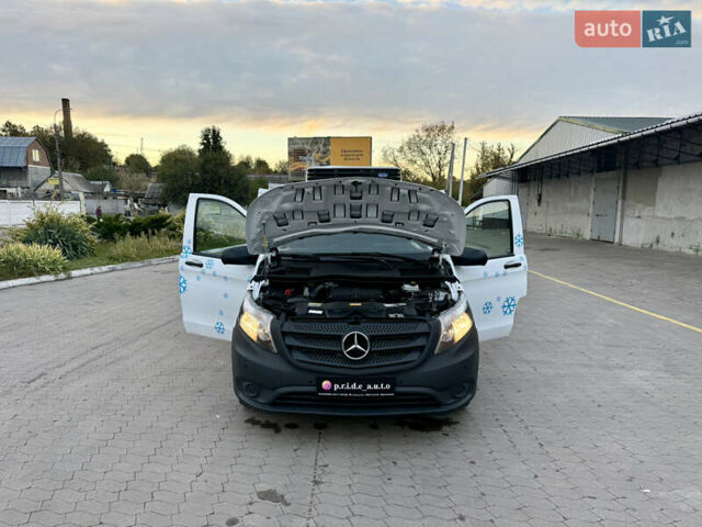 Белый Мерседес Вито, объемом двигателя 2.2 л и пробегом 235 тыс. км за 21800 $, фото 12 на Automoto.ua