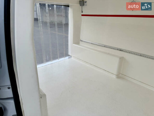 Белый Мерседес Вито, объемом двигателя 2.2 л и пробегом 235 тыс. км за 21800 $, фото 36 на Automoto.ua