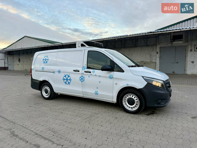 Белый Мерседес Вито, объемом двигателя 2.2 л и пробегом 235 тыс. км за 21800 $, фото 10 на Automoto.ua