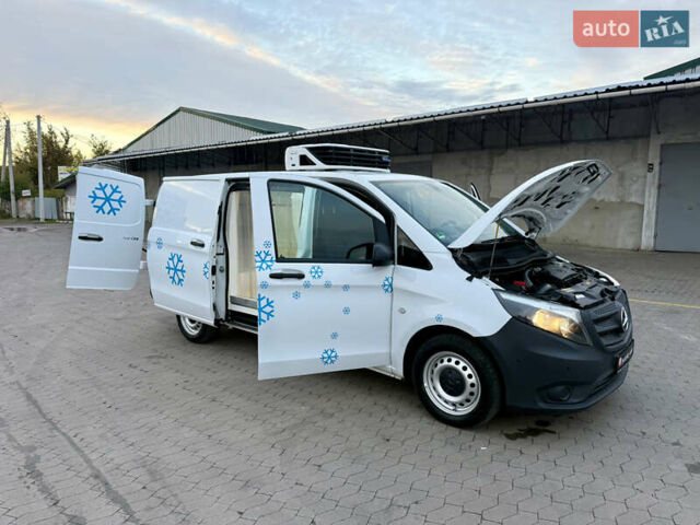 Белый Мерседес Вито, объемом двигателя 2.2 л и пробегом 235 тыс. км за 21800 $, фото 19 на Automoto.ua