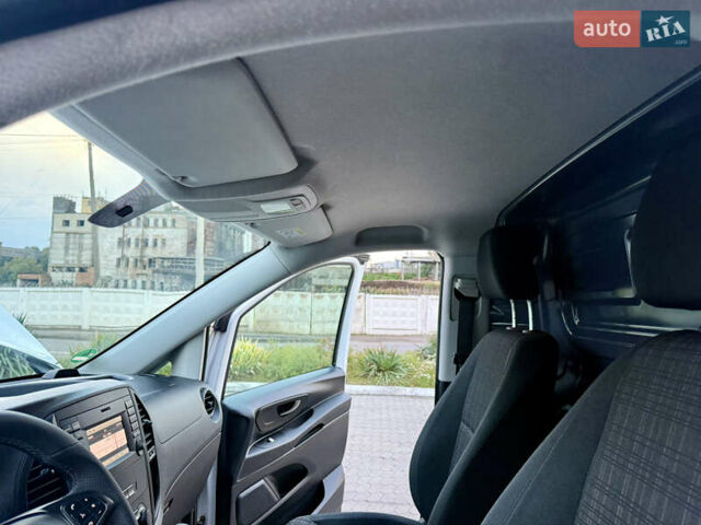 Белый Мерседес Вито, объемом двигателя 2.2 л и пробегом 235 тыс. км за 21800 $, фото 29 на Automoto.ua