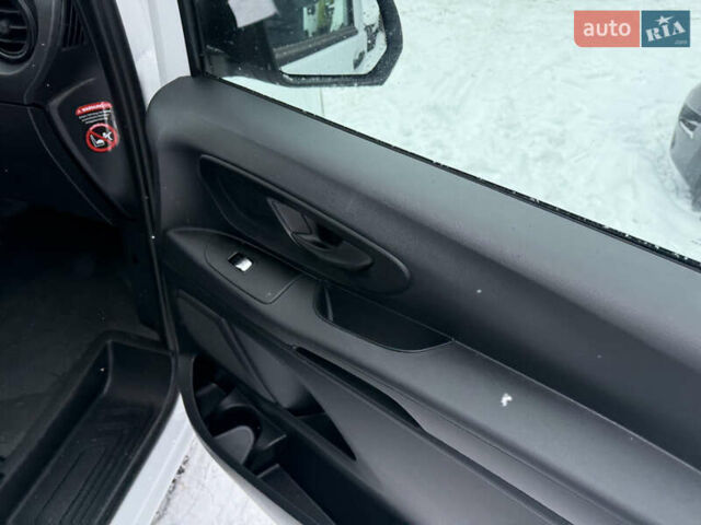 Білий Мерседес Віто, об'ємом двигуна 2.2 л та пробігом 248 тис. км за 21300 $, фото 30 на Automoto.ua