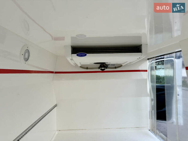 Белый Мерседес Вито, объемом двигателя 2.2 л и пробегом 235 тыс. км за 21800 $, фото 39 на Automoto.ua