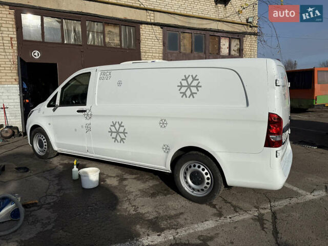 Білий Мерседес Віто, об'ємом двигуна 2.2 л та пробігом 180 тис. км за 24000 $, фото 3 на Automoto.ua