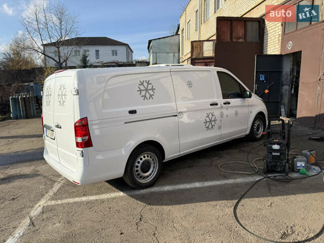 Білий Мерседес Віто, об'ємом двигуна 2.2 л та пробігом 180 тис. км за 24000 $, фото 2 на Automoto.ua