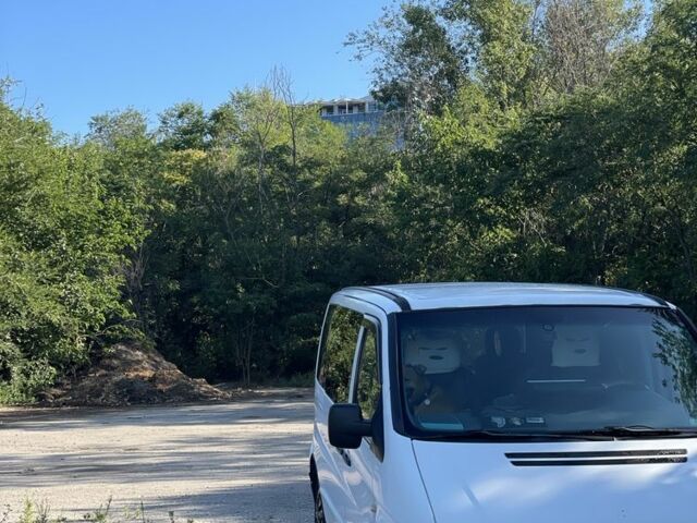 Белый Мерседес Вито, объемом двигателя 2.2 л и пробегом 585 тыс. км за 2597 $, фото 1 на Automoto.ua