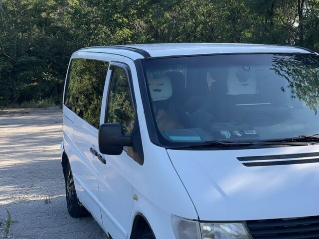 Белый Мерседес Вито, объемом двигателя 2.2 л и пробегом 585 тыс. км за 2597 $, фото 4 на Automoto.ua