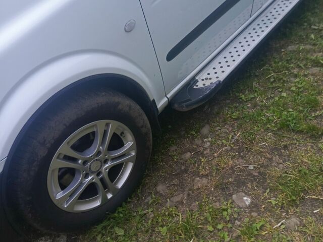 Белый Мерседес Вито, объемом двигателя 2.1 л и пробегом 347 тыс. км за 6200 $, фото 11 на Automoto.ua