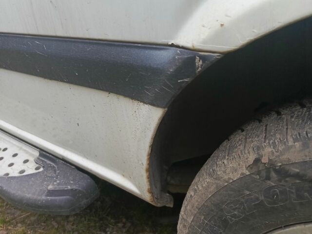 Белый Мерседес Вито, объемом двигателя 2.1 л и пробегом 347 тыс. км за 6200 $, фото 14 на Automoto.ua