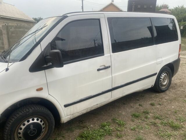 Белый Мерседес Вито, объемом двигателя 2.2 л и пробегом 3 тыс. км за 2000 $, фото 3 на Automoto.ua