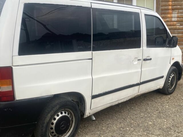 Белый Мерседес Вито, объемом двигателя 2.2 л и пробегом 3 тыс. км за 2000 $, фото 1 на Automoto.ua