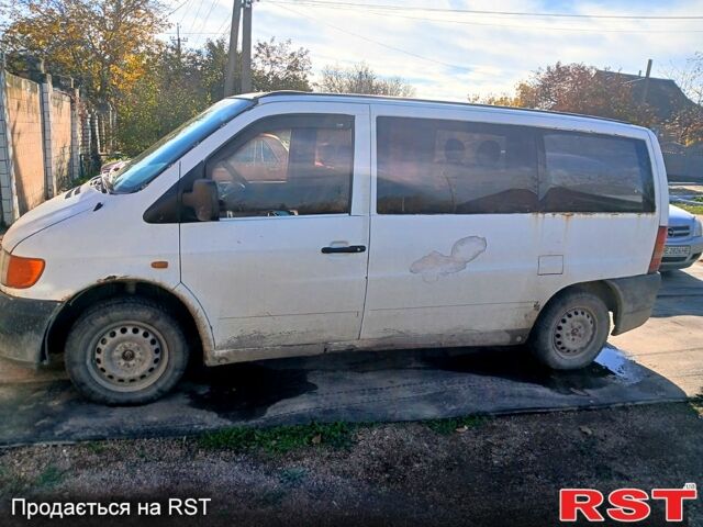 Білий Мерседес Віто, об'ємом двигуна 2.3 л та пробігом 666 тис. км за 2500 $, фото 1 на Automoto.ua