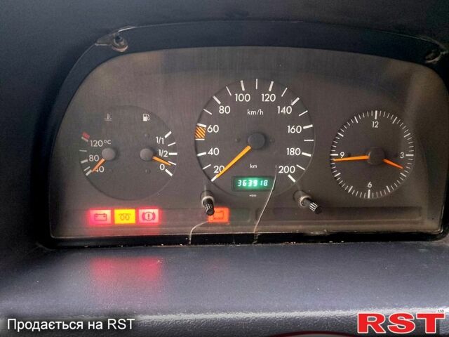 Білий Мерседес Віто, об'ємом двигуна 2.3 л та пробігом 357 тис. км за 3950 $, фото 8 на Automoto.ua