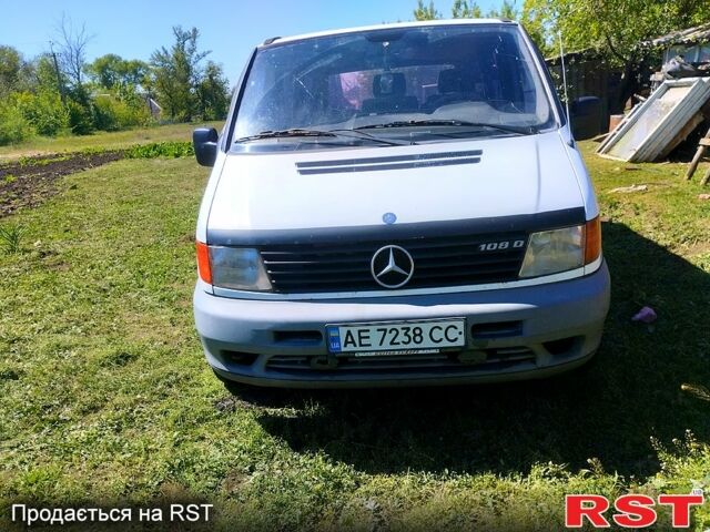 Белый Мерседес Вито, объемом двигателя 2.3 л и пробегом 0 тыс. км за 4000 $, фото 1 на Automoto.ua