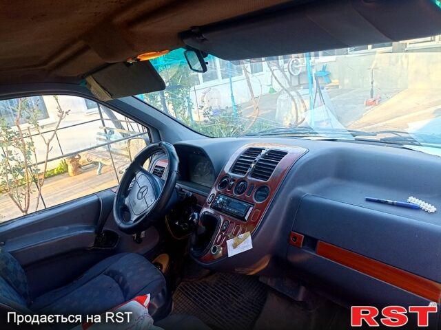 Білий Мерседес Віто, об'ємом двигуна 2.2 л та пробігом 350 тис. км за 2700 $, фото 11 на Automoto.ua