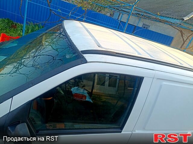 Білий Мерседес Віто, об'ємом двигуна 2.2 л та пробігом 350 тис. км за 2700 $, фото 4 на Automoto.ua