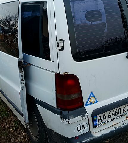Білий Мерседес Віто, об'ємом двигуна 23 л та пробігом 373 тис. км за 3777 $, фото 3 на Automoto.ua