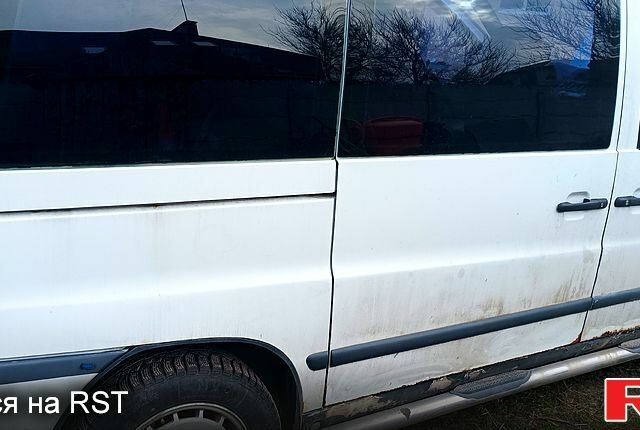 Білий Мерседес Віто, об'ємом двигуна 23 л та пробігом 373 тис. км за 3777 $, фото 13 на Automoto.ua