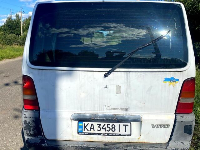 Белый Мерседес Вито, объемом двигателя 2.3 л и пробегом 350 тыс. км за 1800 $, фото 3 на Automoto.ua