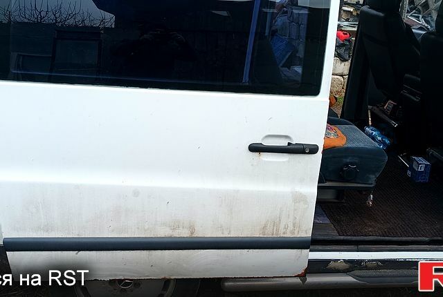 Білий Мерседес Віто, об'ємом двигуна 23 л та пробігом 373 тис. км за 3777 $, фото 10 на Automoto.ua
