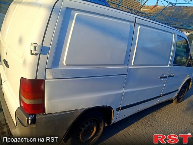 Білий Мерседес Віто, об'ємом двигуна 2.2 л та пробігом 350 тис. км за 2700 $, фото 6 на Automoto.ua