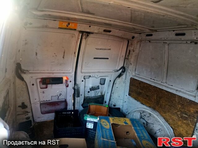 Білий Мерседес Віто, об'ємом двигуна 2.2 л та пробігом 350 тис. км за 2700 $, фото 10 на Automoto.ua
