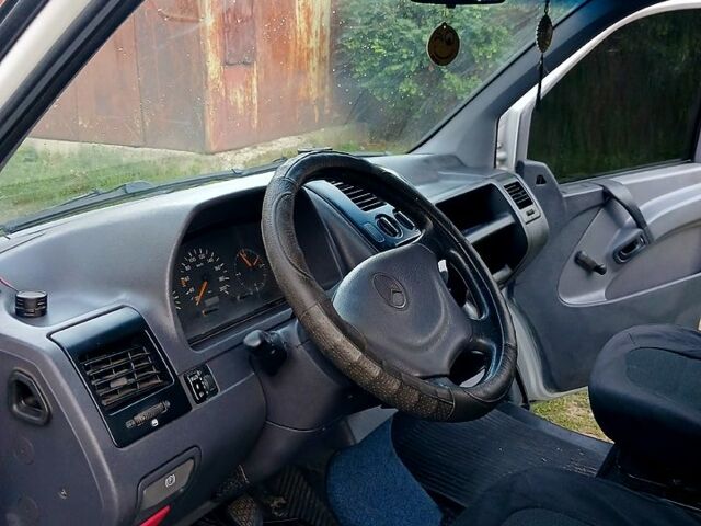 Белый Мерседес Вито, объемом двигателя 2.2 л и пробегом 475 тыс. км за 6500 $, фото 6 на Automoto.ua