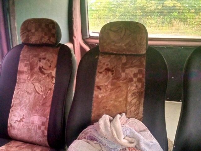 Белый Мерседес Вито, объемом двигателя 2.2 л и пробегом 399 тыс. км за 5000 $, фото 5 на Automoto.ua