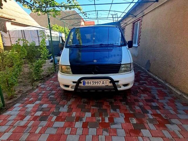 Білий Мерседес Віто, об'ємом двигуна 2.2 л та пробігом 300 тис. км за 4000 $, фото 1 на Automoto.ua