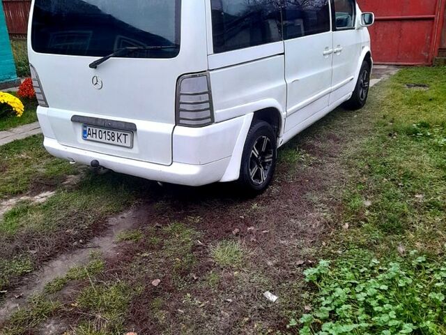 Белый Мерседес Вито, объемом двигателя 2.3 л и пробегом 405 тыс. км за 4500 $, фото 5 на Automoto.ua